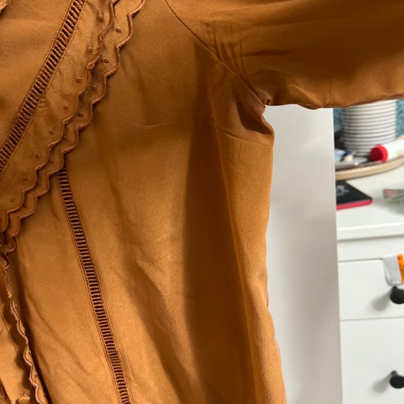 Sezane Tan Blouse with Scalloped Trim - Picture 8 of 10